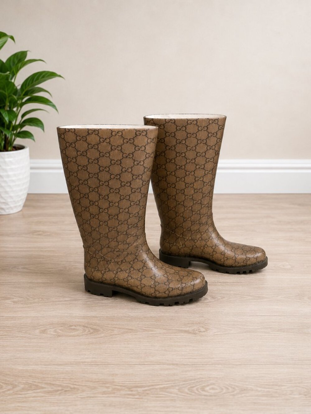 Gucci GG Guccissima Rubber Rain Boots Cocoa Brown Size 38 w/ Box & Dust Bag